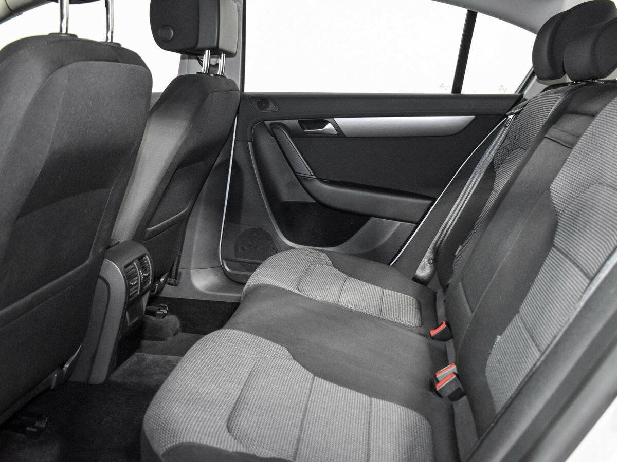 Купить Volkswagen Passat, 2012, 118 702 км, фото №13