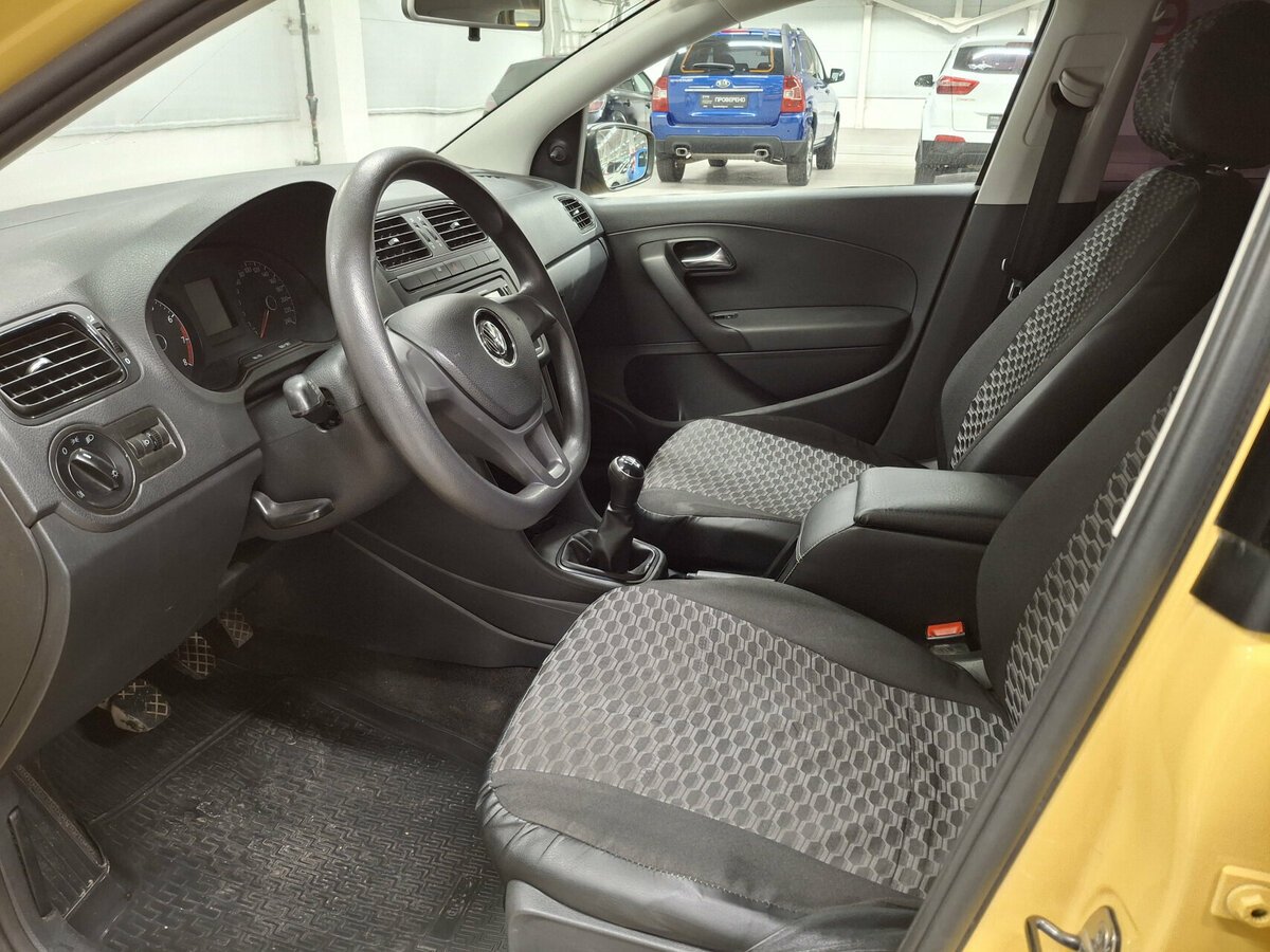 Купить Volkswagen Polo V Рестайлинг, 2017, 100 125 км, фото №16